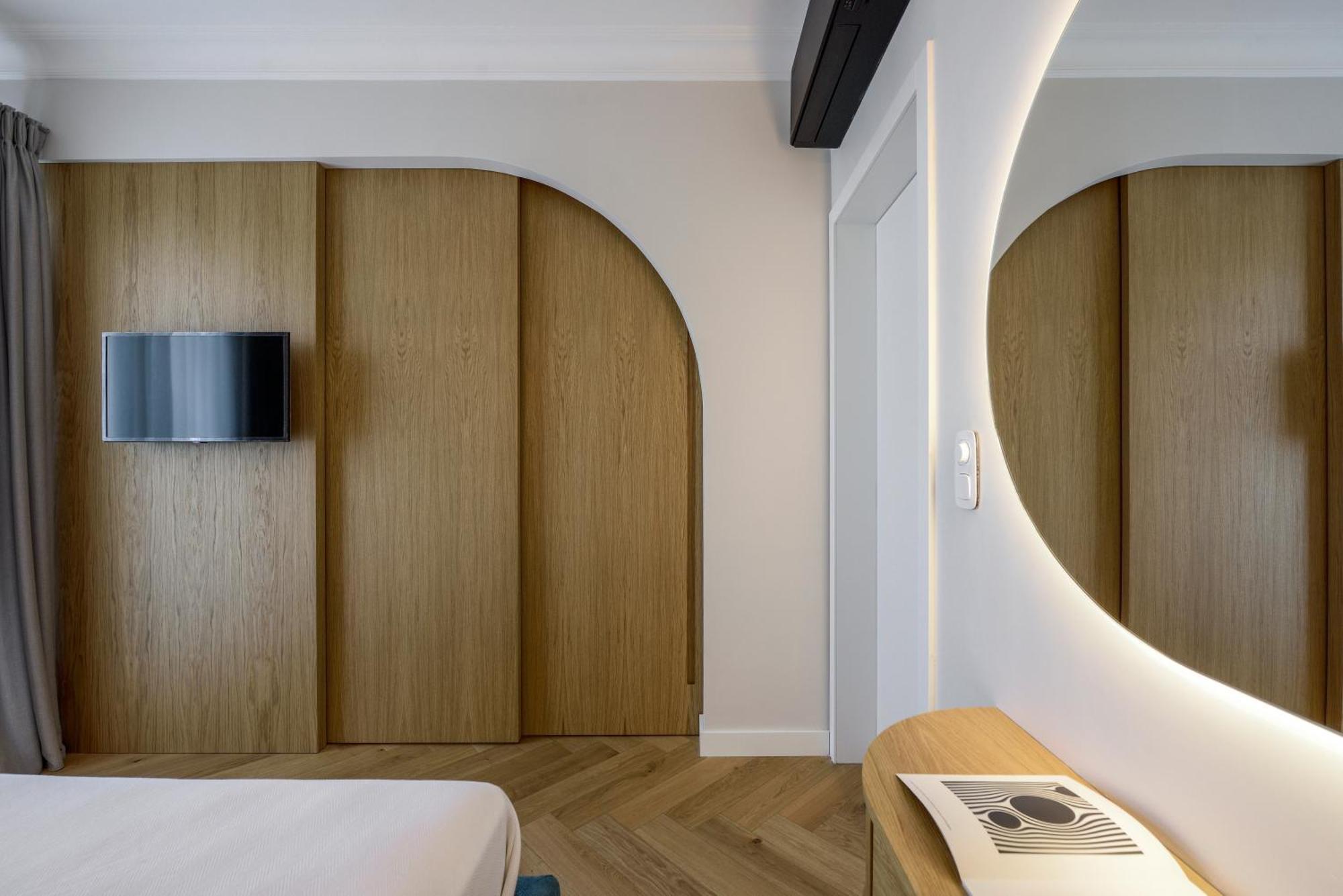 Queen Apartment Thessaloniki By Luxlikehome Bagian luar foto