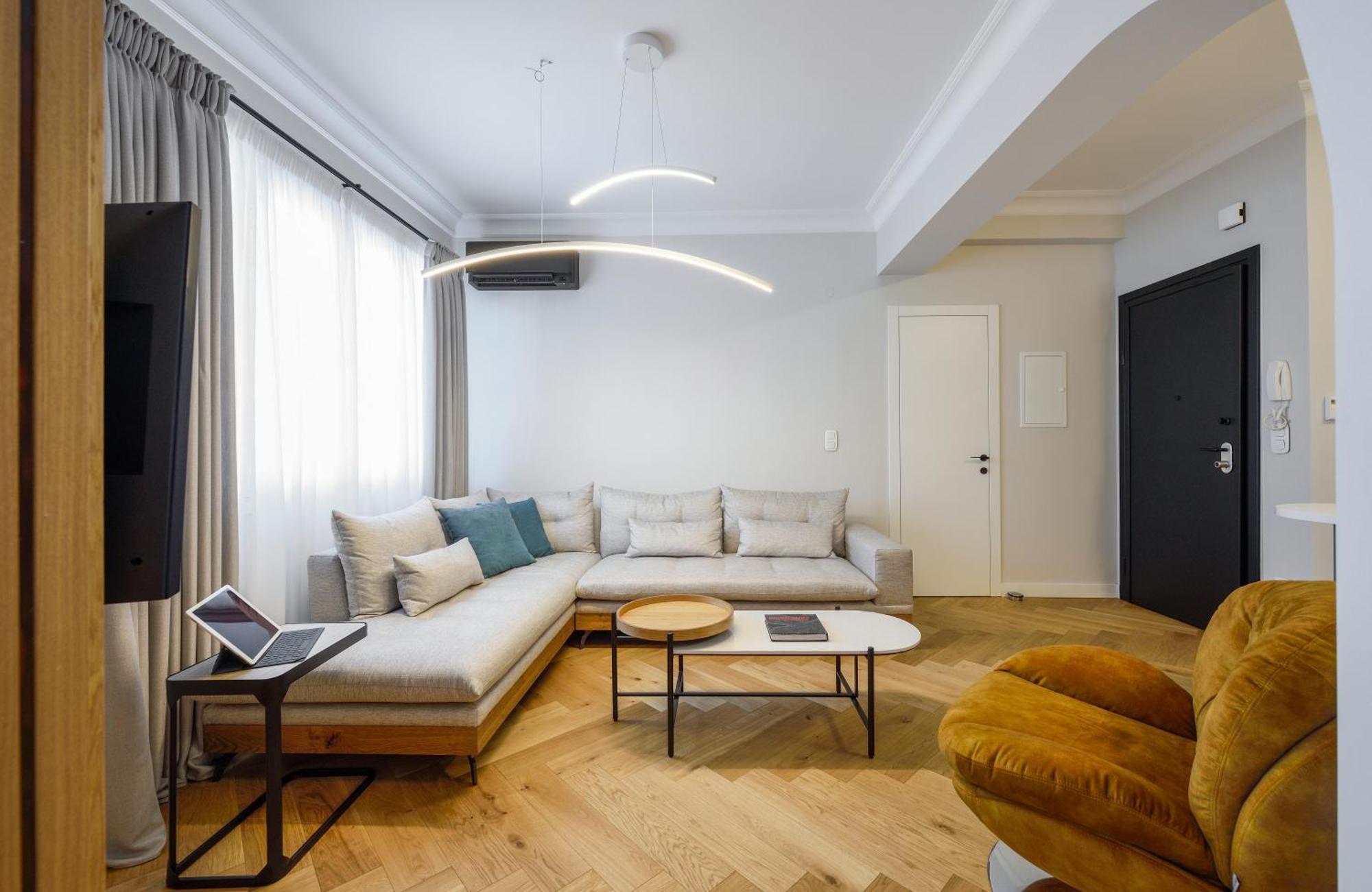 Queen Apartment Thessaloniki By Luxlikehome Bagian luar foto