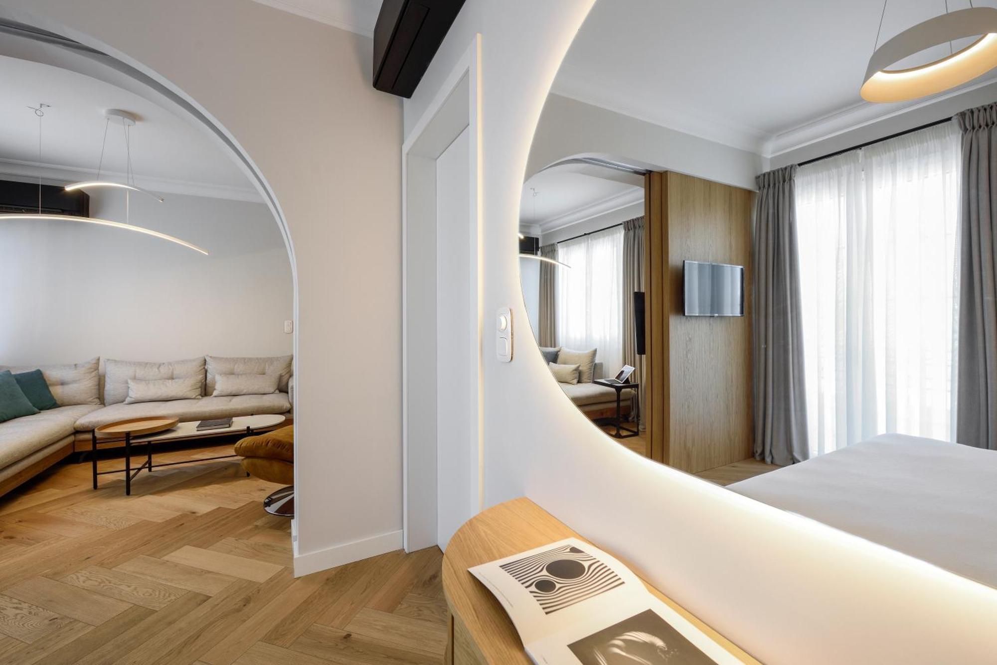 Queen Apartment Thessaloniki By Luxlikehome Bagian luar foto
