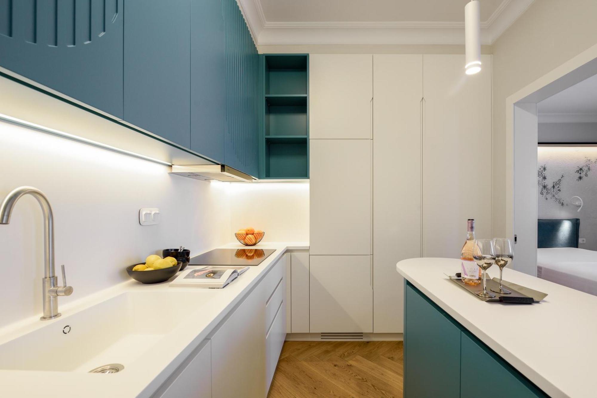 Queen Apartment Thessaloniki By Luxlikehome Bagian luar foto