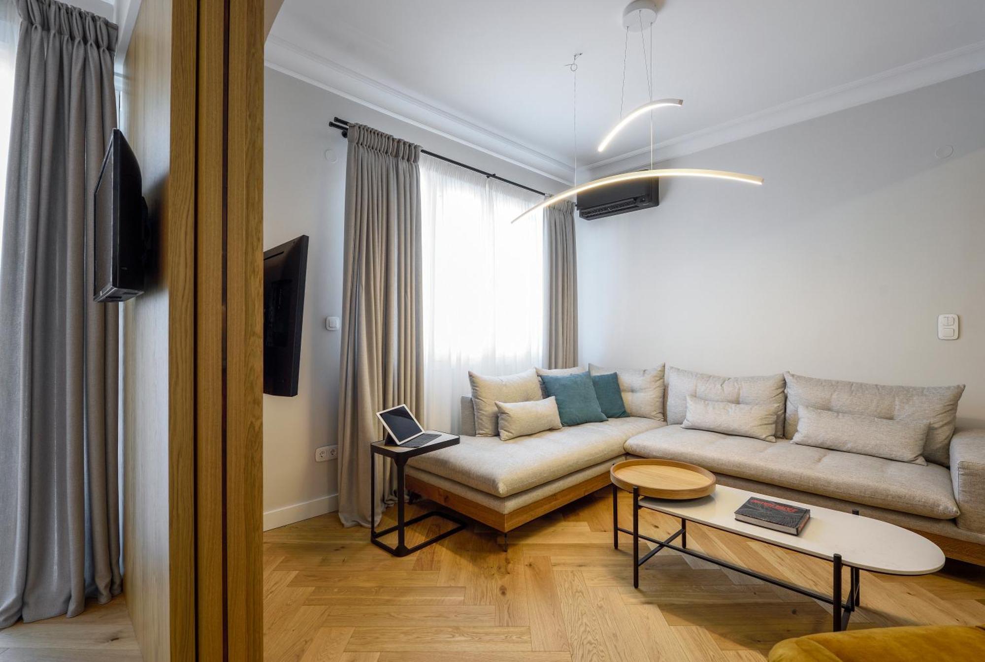 Queen Apartment Thessaloniki By Luxlikehome Bagian luar foto